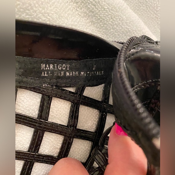 NWOT DOLLHOUSE Size 8 Cage Style Open Toe Heels In Black Patent Finish - Picture 7 of 8